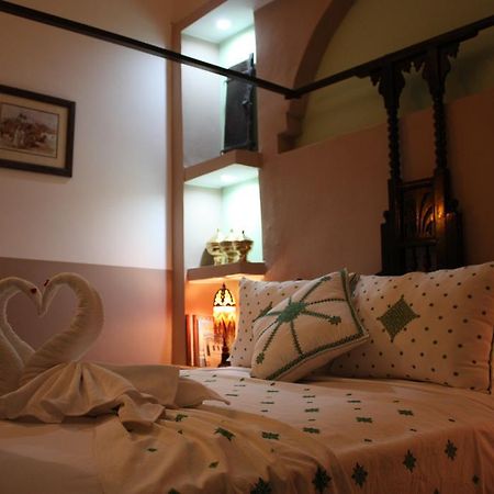 Ryad Dar El Meknassia Meknès Habitación foto