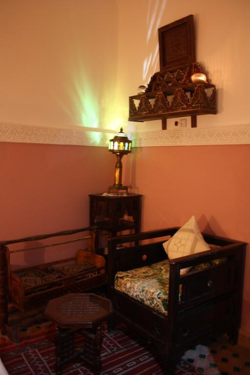Ryad Dar El Meknassia Meknès Habitación foto