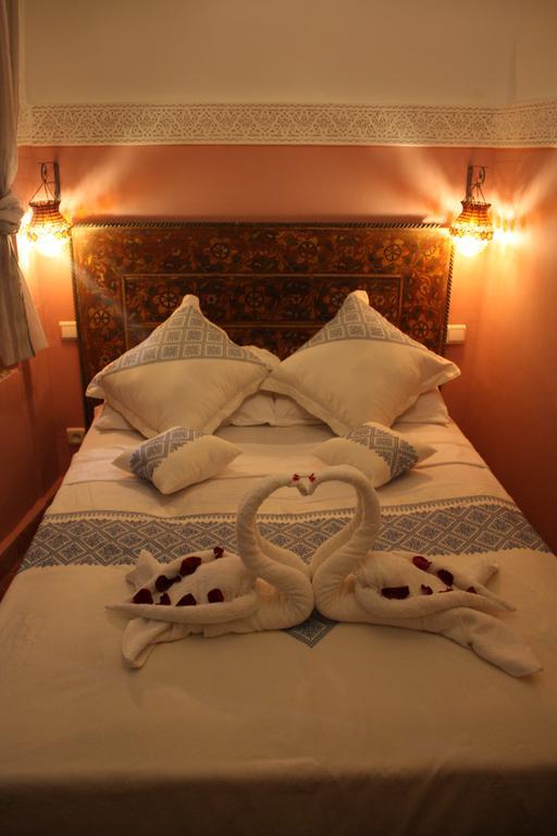 Ryad Dar El Meknassia Meknès Habitación foto